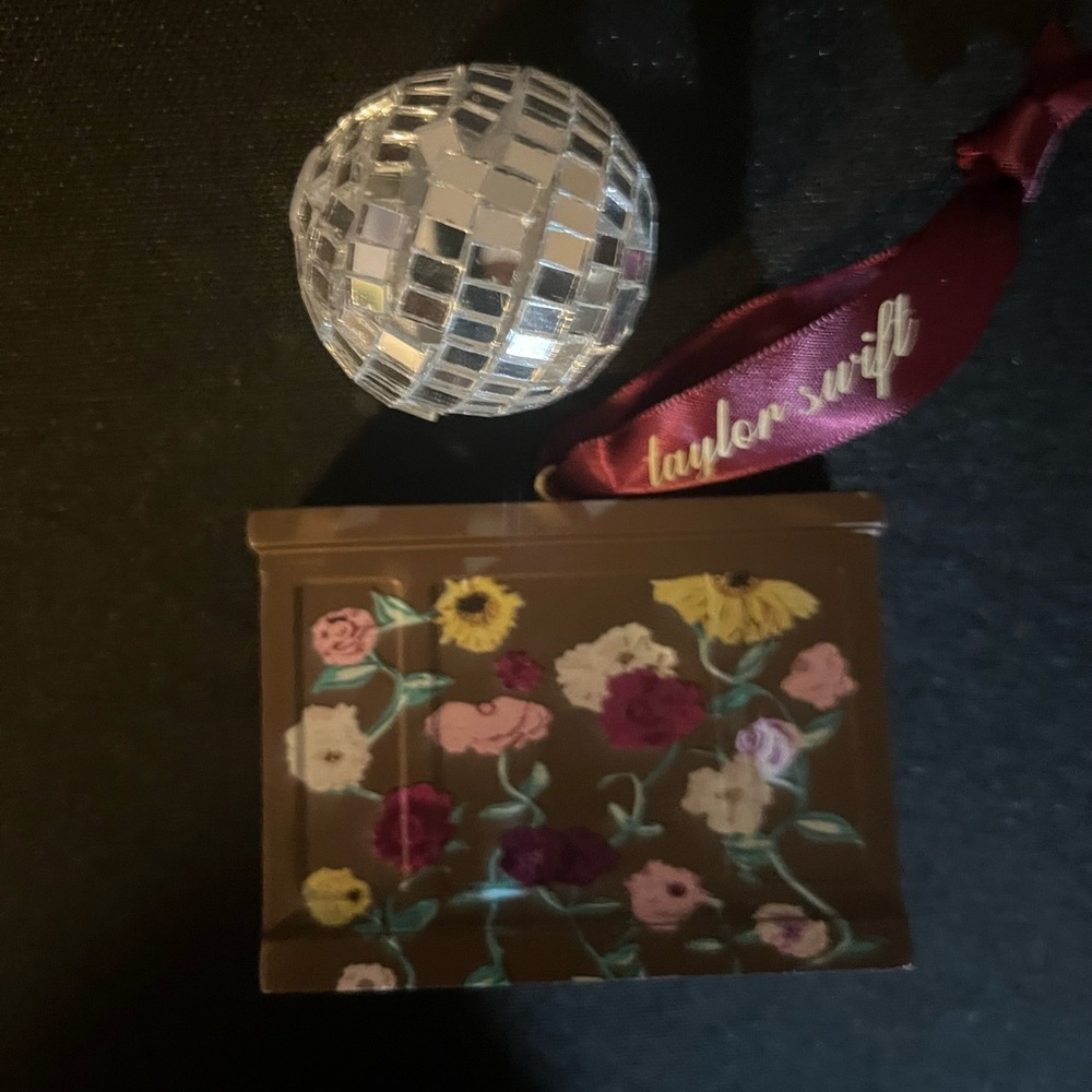 Surprise Song Piano Ornament Taylor Swift Christmas Tree Eras Tour - Picture 6 of 6